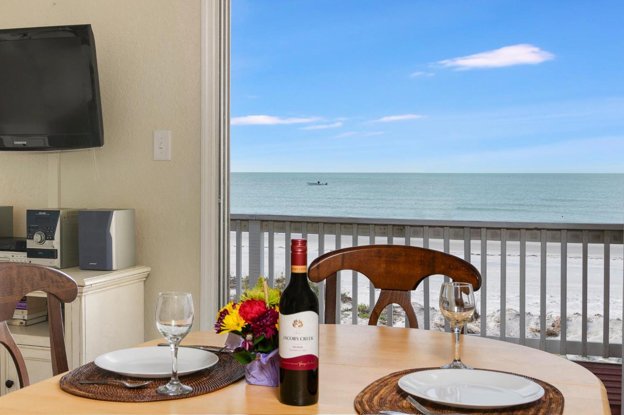 Sand Glo Villas Indian Rocks Beach Exterior photo