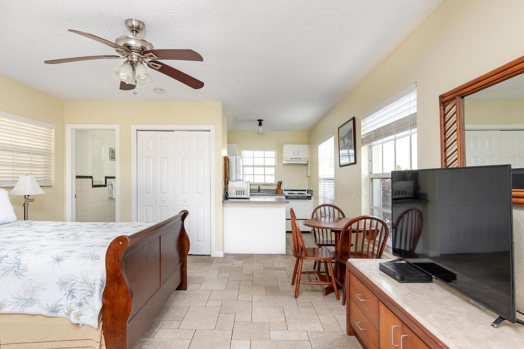 Sand Glo Villas Indian Rocks Beach Exterior photo